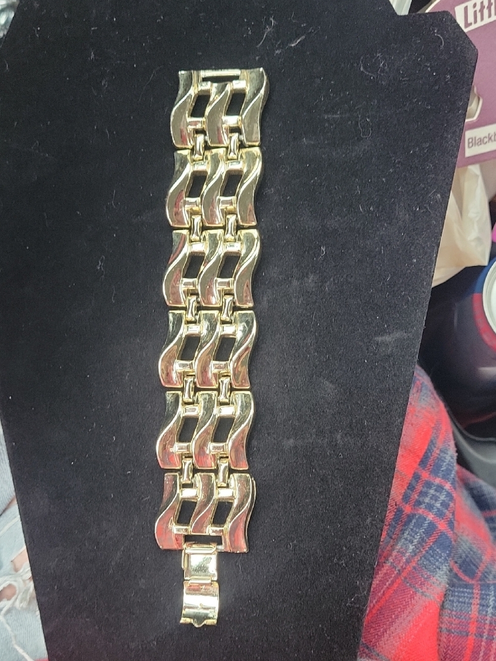 Gold Link Statement Bracelet